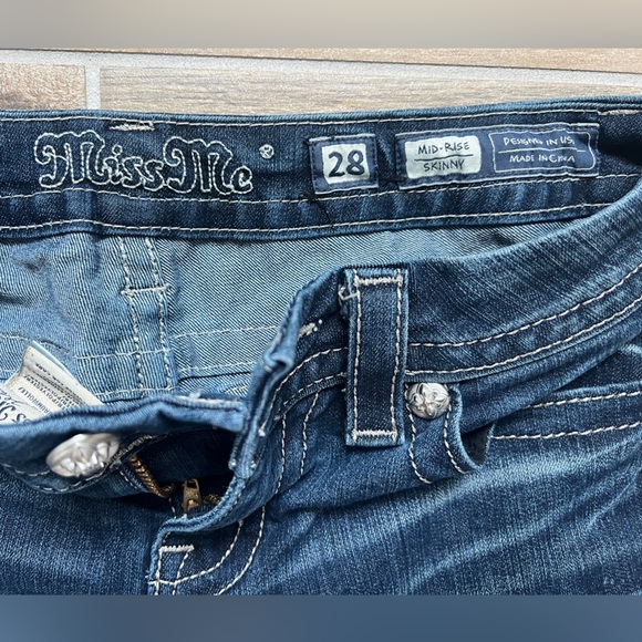 Miss Me Mid-rise Skinny Embellished Women’s Jeans Sz. 28 - Picture 5 of 6